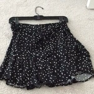 Urban romantics Black and white skort